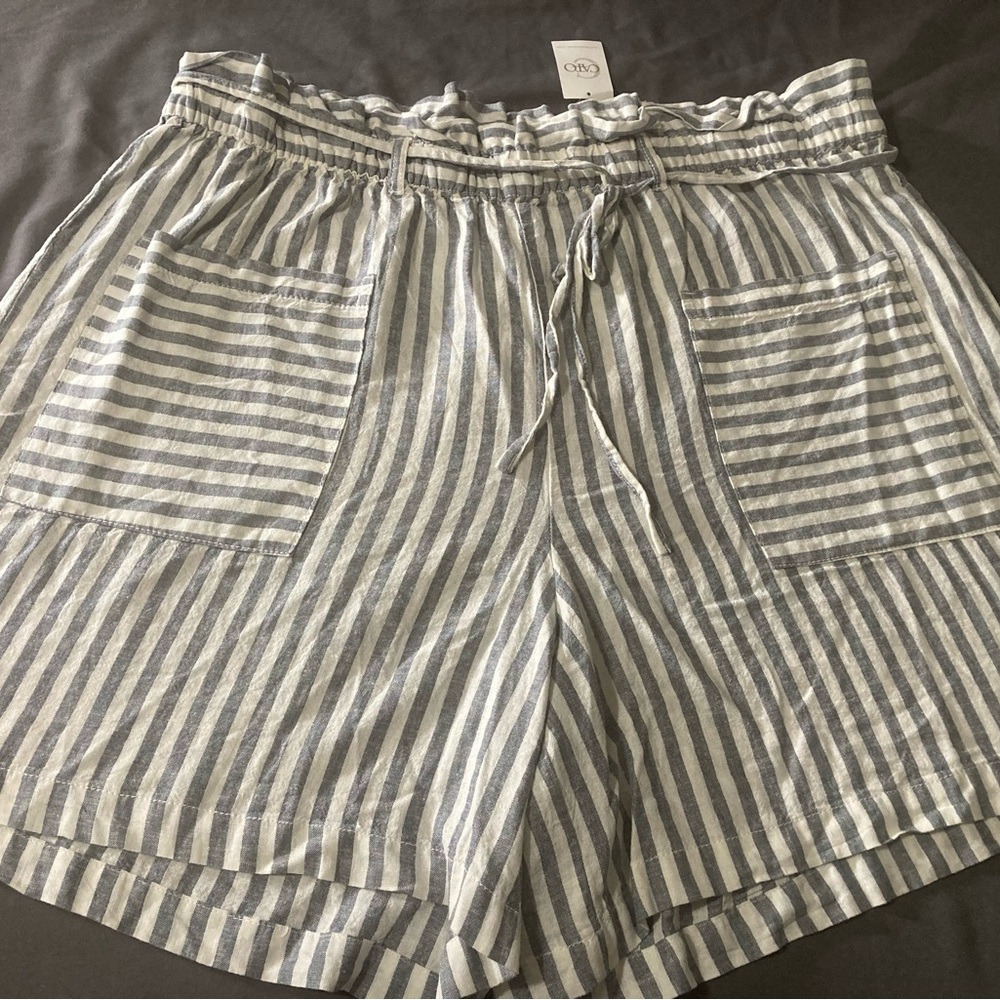 Cato Gray and White High Waist Shorts
